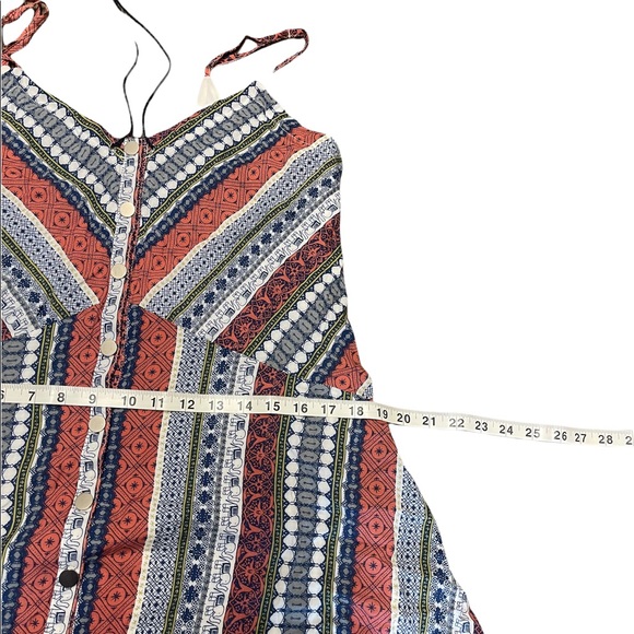 Thereal Woman’s Romper.      B1 - Picture 4 of 7